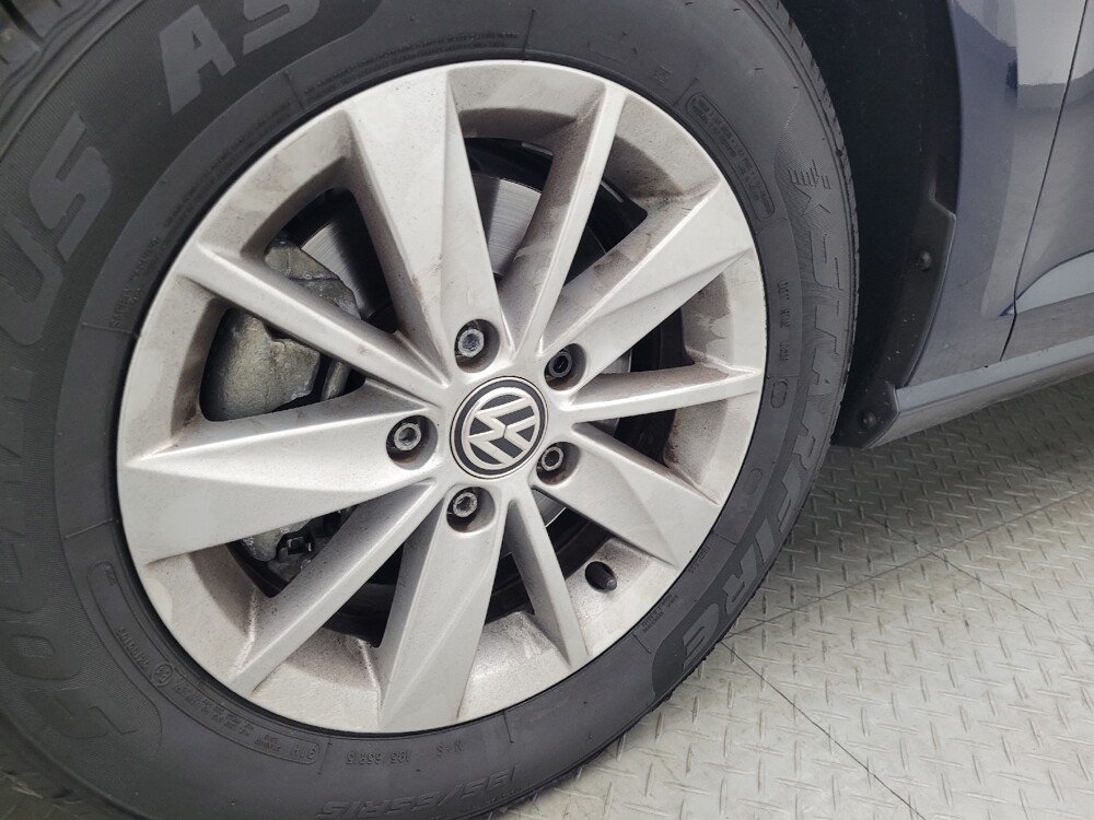 2017 Volkswagen Golf in Jacksonville, FL 32210 - 18076612 31