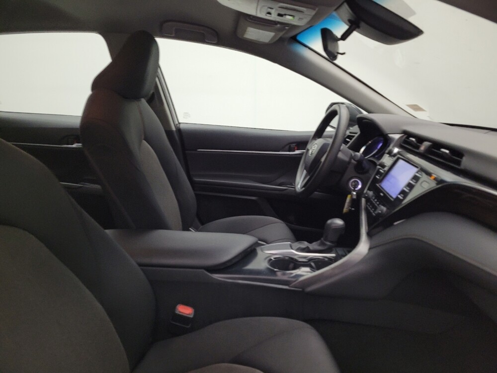 2020 Toyota Camry in Cincinnati, OH 45255 - 18076621 21