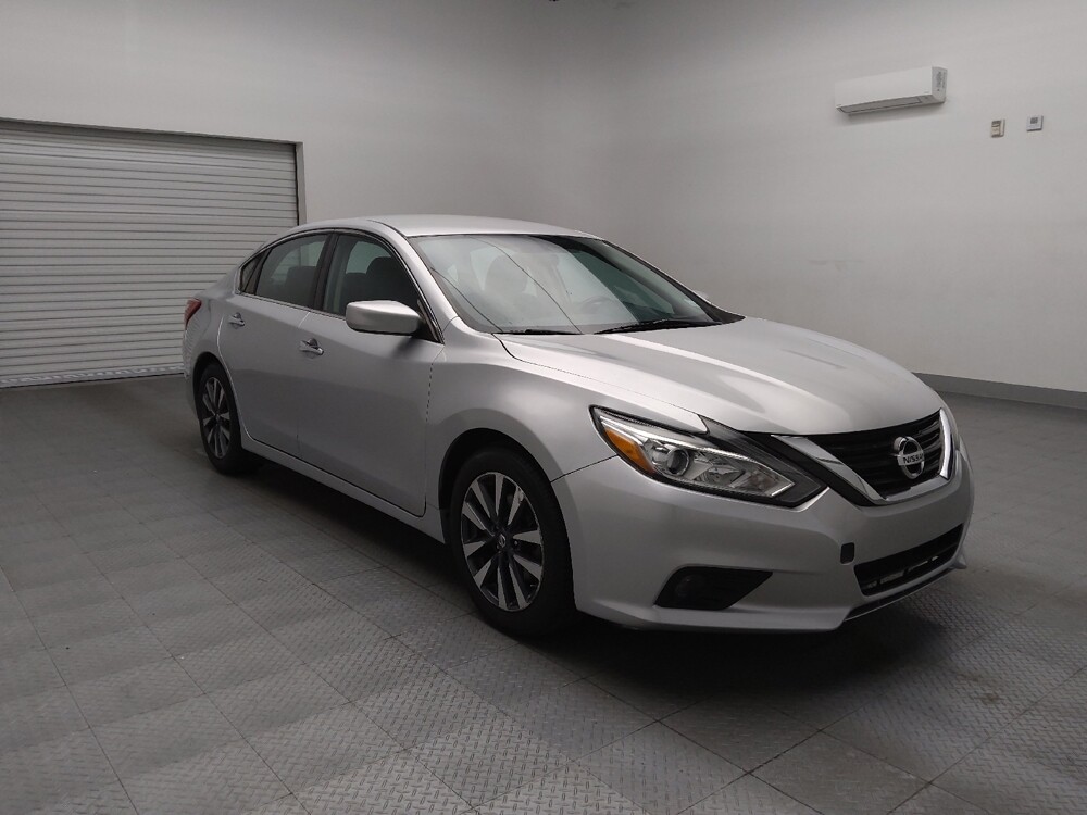 2017 Nissan Altima in Lubbock, TX 79424 - 18076623 13