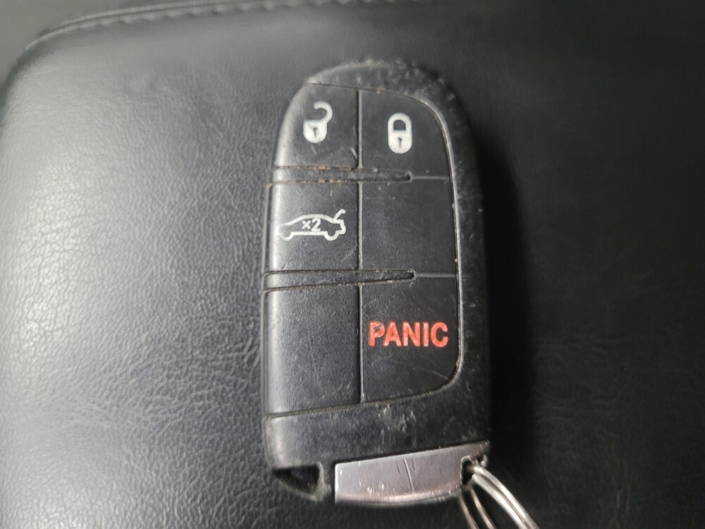 2015 Chrysler 200 in Mishawaka, IN 46545 - 18076625 32