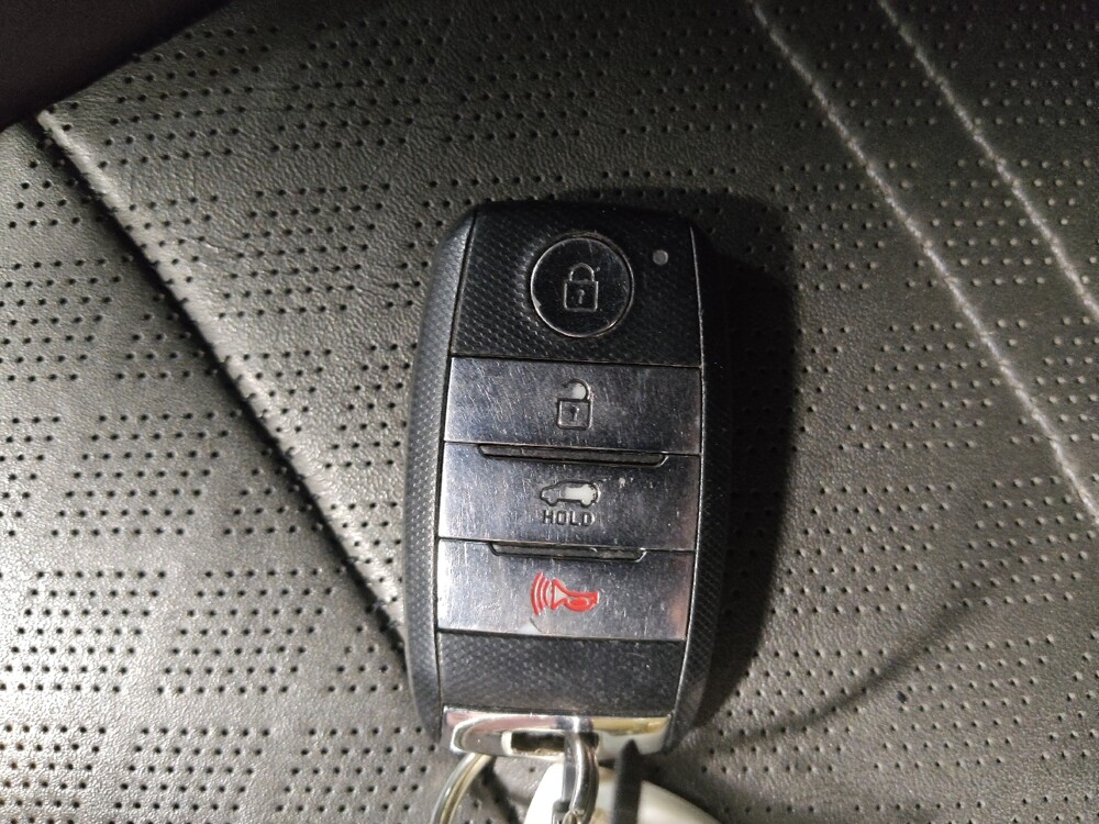 2016 Kia Sorento in El Paso, TX 79907 - 18076636 32