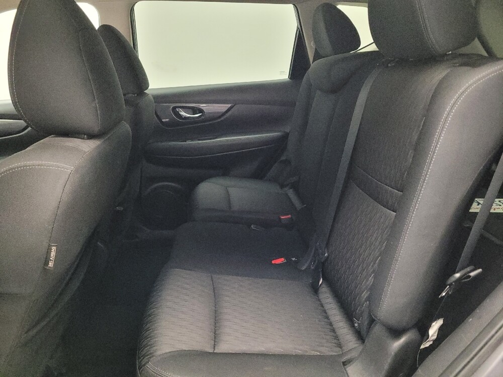 2018 Nissan Rogue in Bakersfield, CA 93309 - 18076649 18