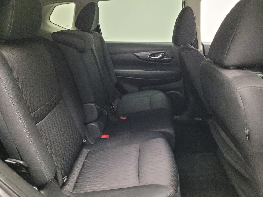 2018 Nissan Rogue in Bakersfield, CA 93309 - 18076649 19