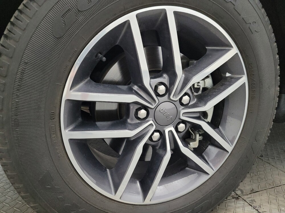 2019 Jeep Grand Cherokee in Chandler, AZ 85225 - 18076666 31