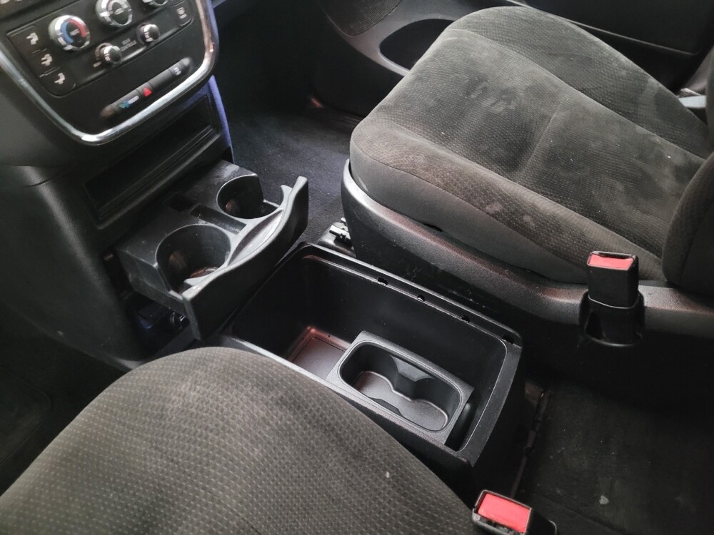 2018 Dodge Grand Caravan in Fresno, CA 93726 - 18076668 26