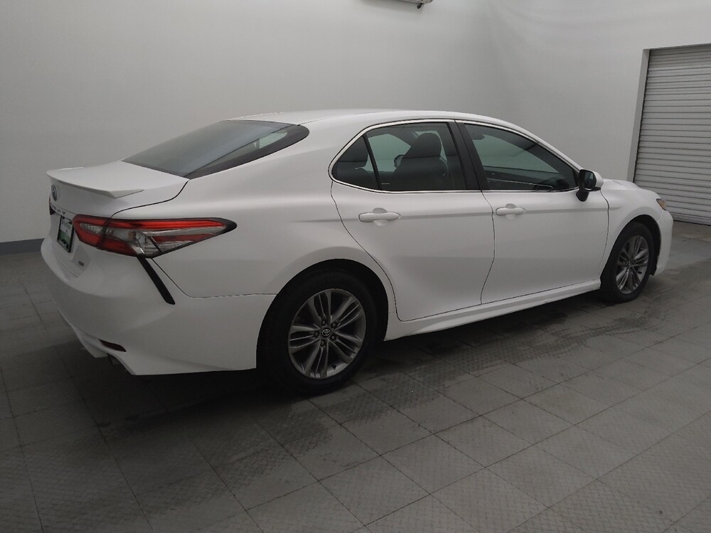 2018 Toyota Camry in Houston, TX 77060 - 18076723 10