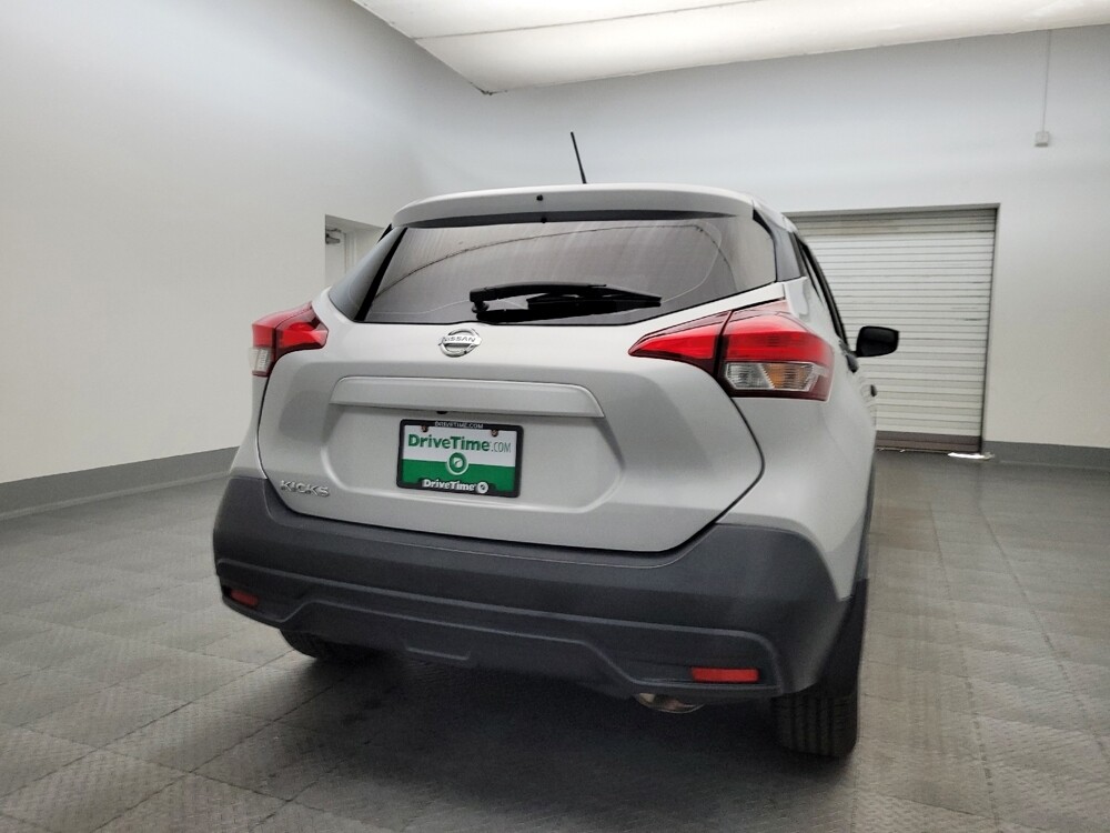 2019 Nissan Kicks in Phoenix, AZ 85015 - 18076773 7