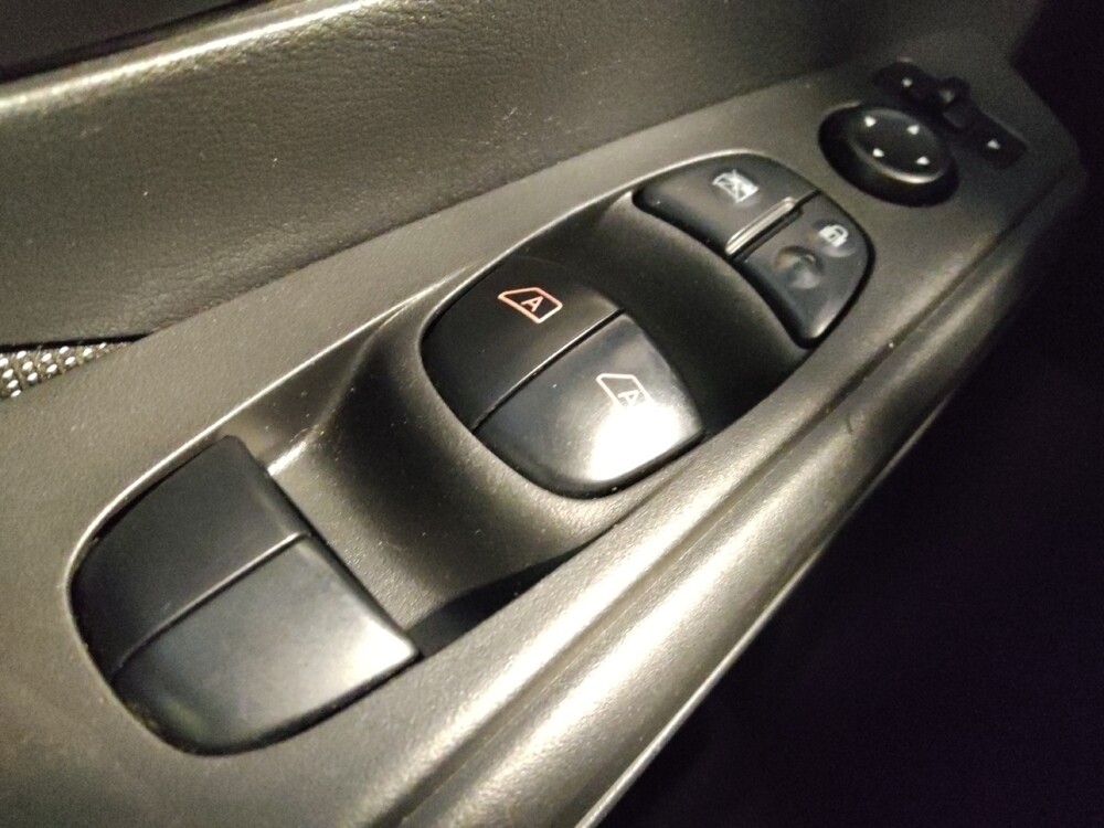 2019 Nissan Kicks in Phoenix, AZ 85015 - 18076773 27