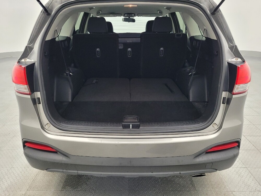 2017 Kia Sorento in Orlando, FL 32808 - 18076810 29