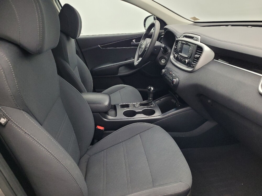 2017 Kia Sorento in Orlando, FL 32808 - 18076810 21
