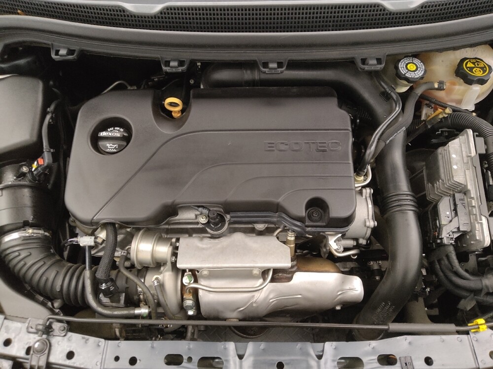 2018 Chevrolet Cruze in Lakewood, CO 80215 - 18076829 30