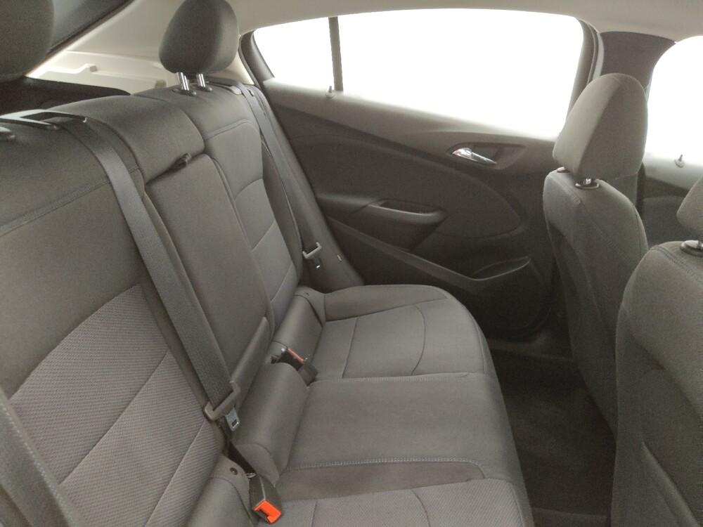 2018 Chevrolet Cruze in Lakewood, CO 80215 - 18076829 19