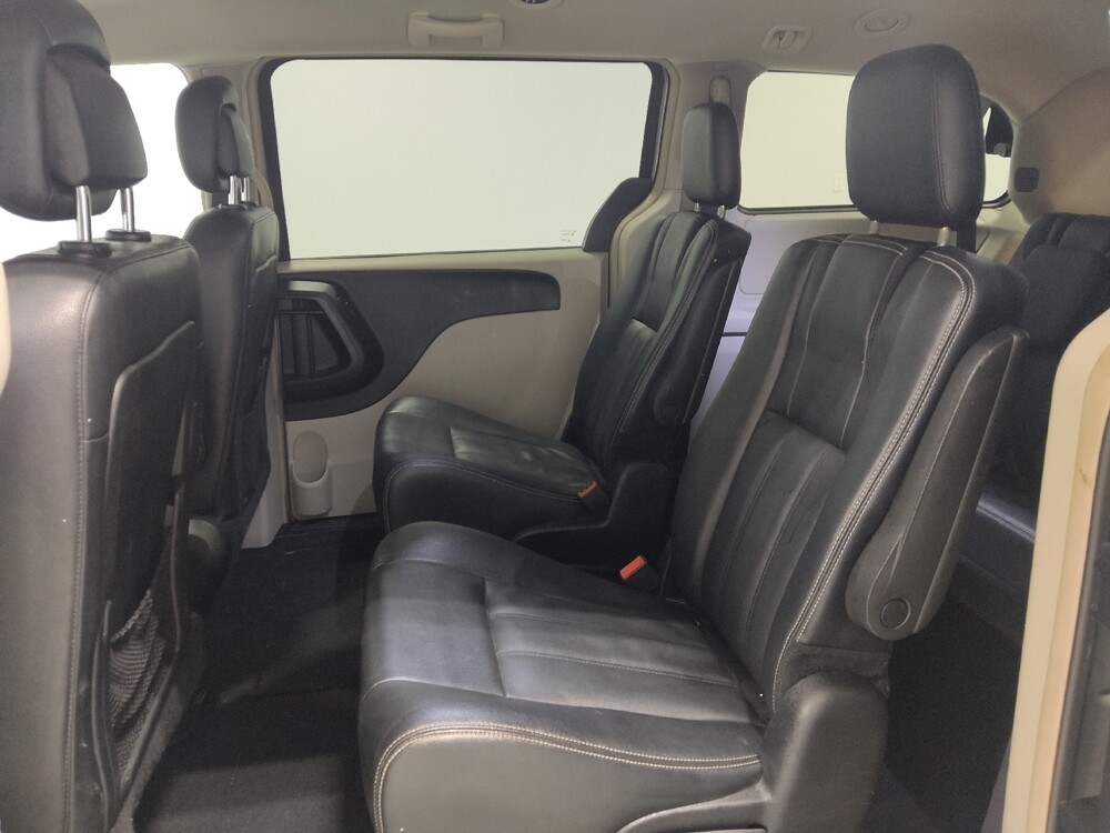 2016 Chrysler Town & Country in Columbus, OH 43228 - 18076851 18