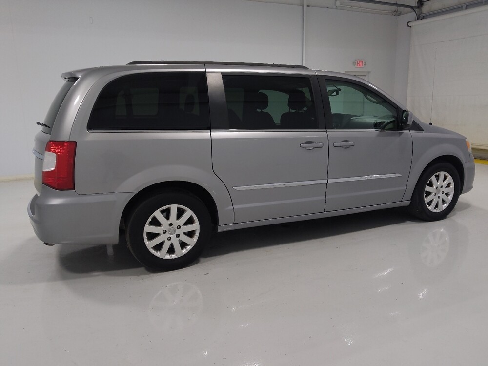 2016 Chrysler Town & Country in Columbus, OH 43228 - 18076851 10