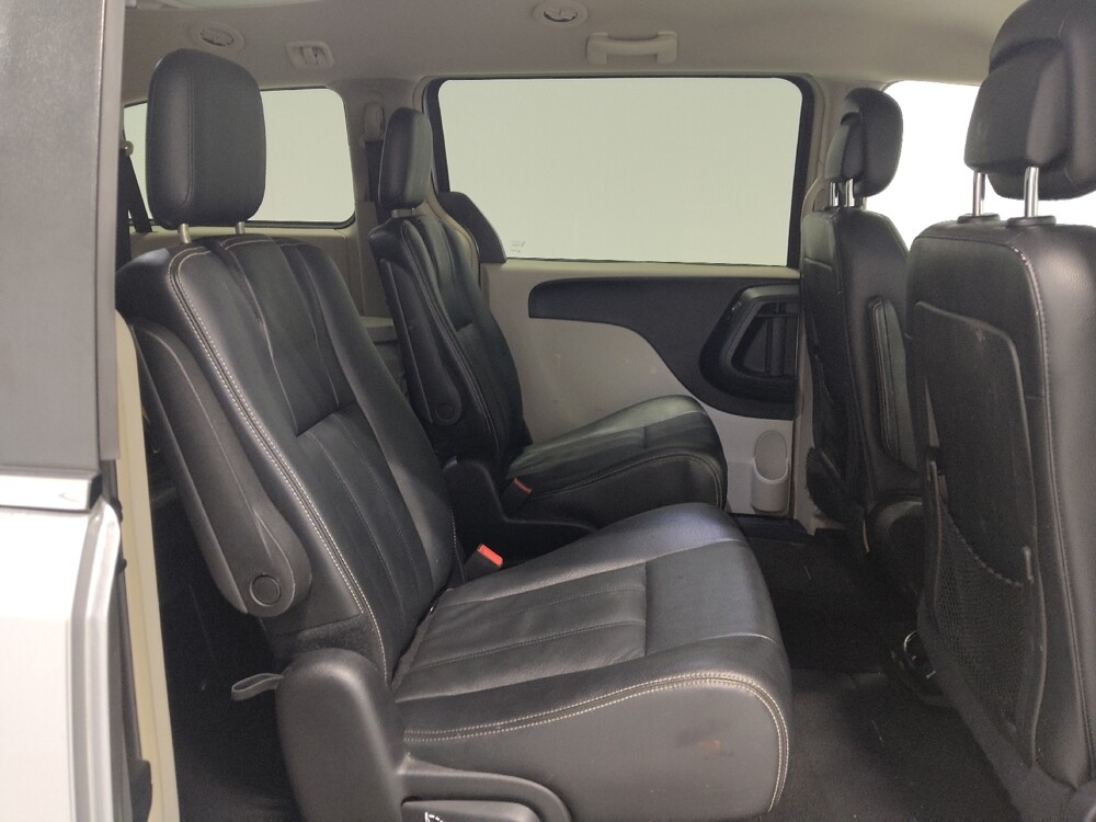 2016 Chrysler Town & Country in Columbus, OH 43228 - 18076851 19