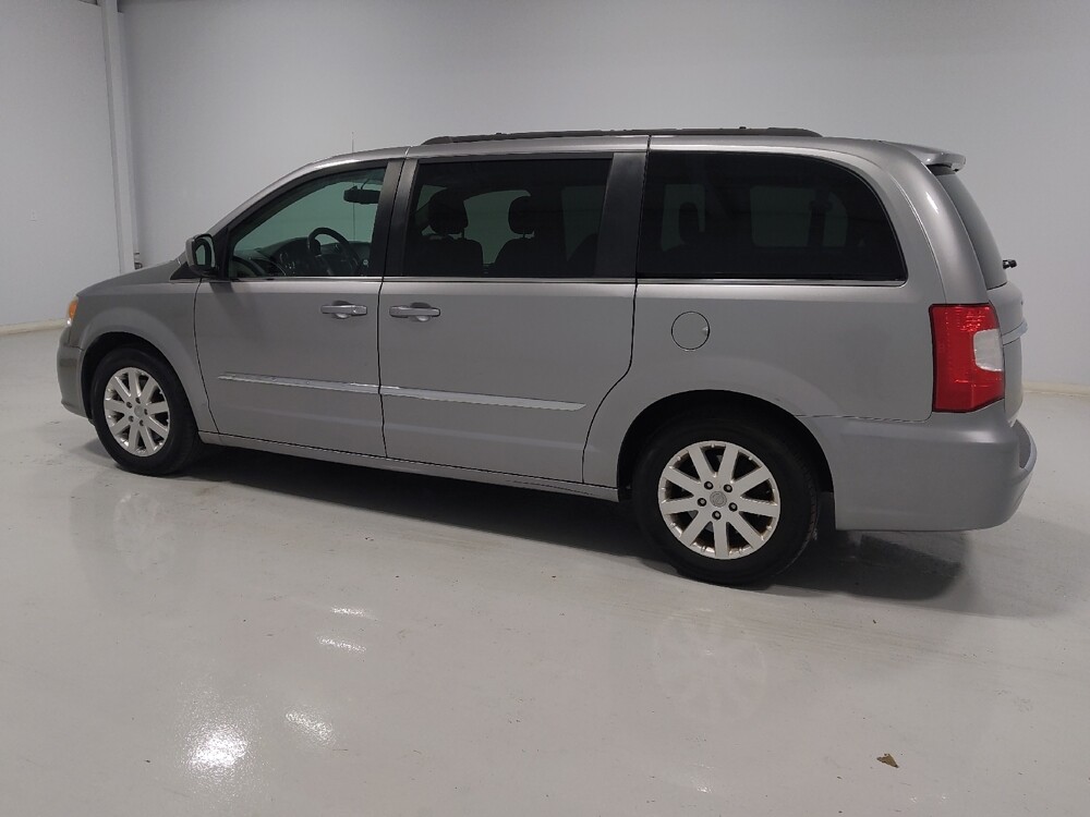 2016 Chrysler Town & Country in Columbus, OH 43228 - 18076851 3