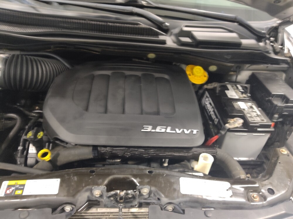 2016 Chrysler Town & Country in Columbus, OH 43228 - 18076851 30