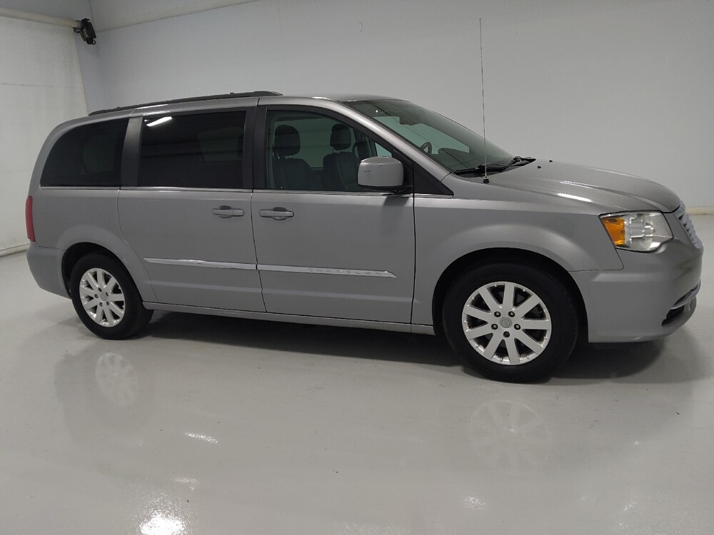 2016 Chrysler Town & Country in Columbus, OH 43228 - 18076851 11