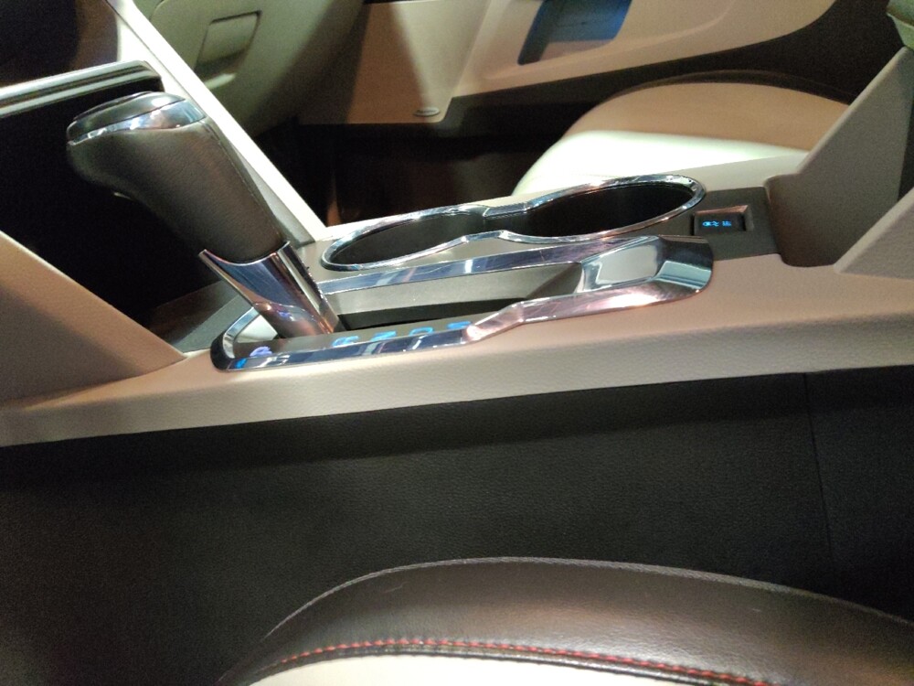 2017 Chevrolet Equinox in Glendale, AZ 85301 - 18076984 26