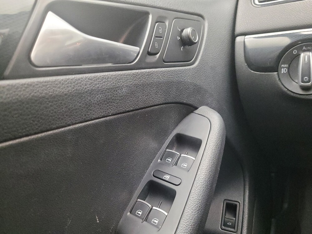 2017 Volkswagen Jetta in Grand Rapids, MI 49508 - 18076989 27