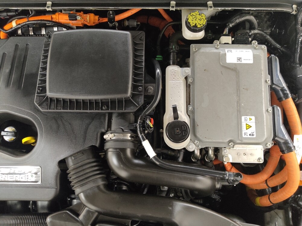 2017 Ford Fusion in Fairfield, OH 45014 - 18077000 30