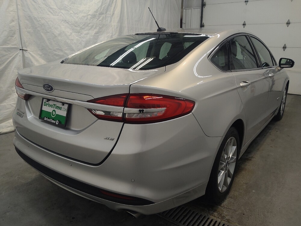 2017 Ford Fusion in Fairfield, OH 45014 - 18077000 9