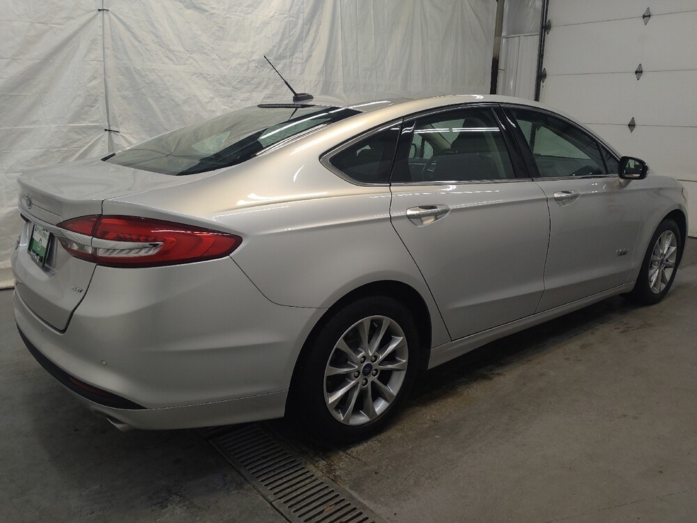 2017 Ford Fusion in Fairfield, OH 45014 - 18077000 10