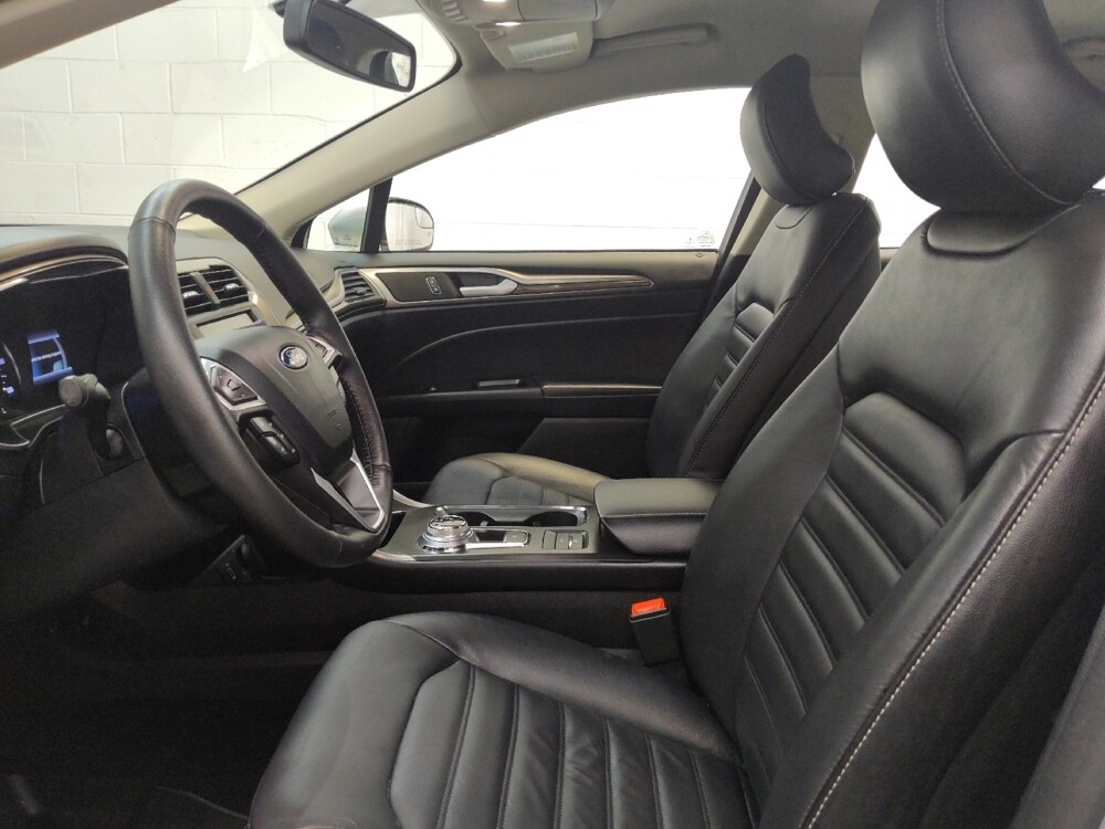 2017 Ford Fusion in Fairfield, OH 45014 - 18077000 17