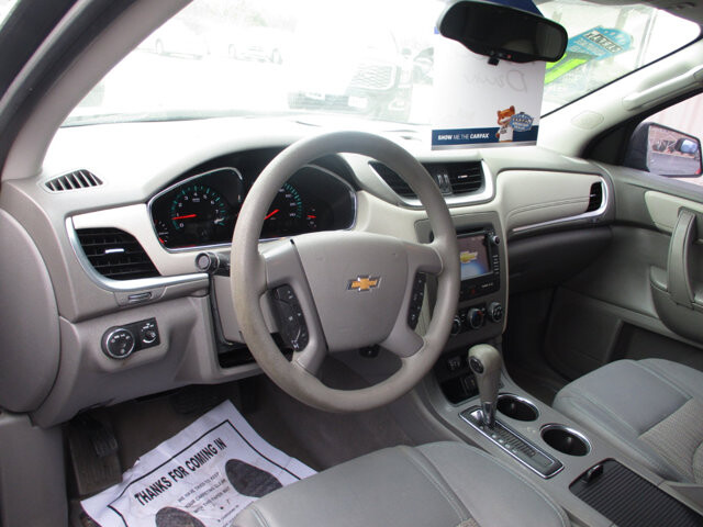 2015 Chevrolet Traverse in Oak Grove, MO 64075 - 18077049 9