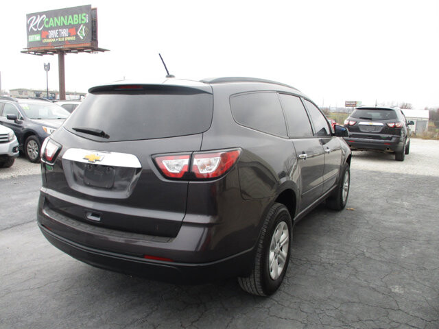 2015 Chevrolet Traverse in Oak Grove, MO 64075 - 18077049 5