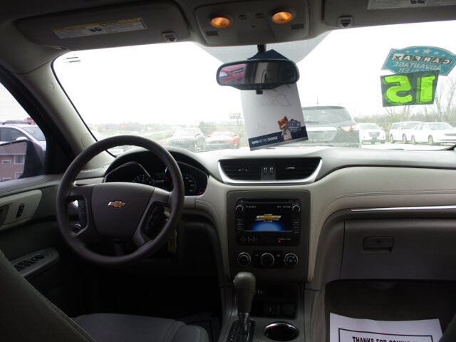 2015 Chevrolet Traverse in Oak Grove, MO 64075 - 18077049 11