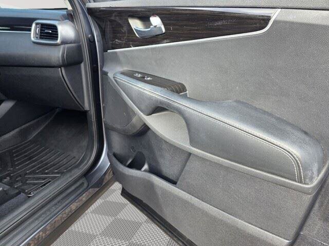 2020 Kia Sorento in Mesa, AZ 85212 - 18077060 33