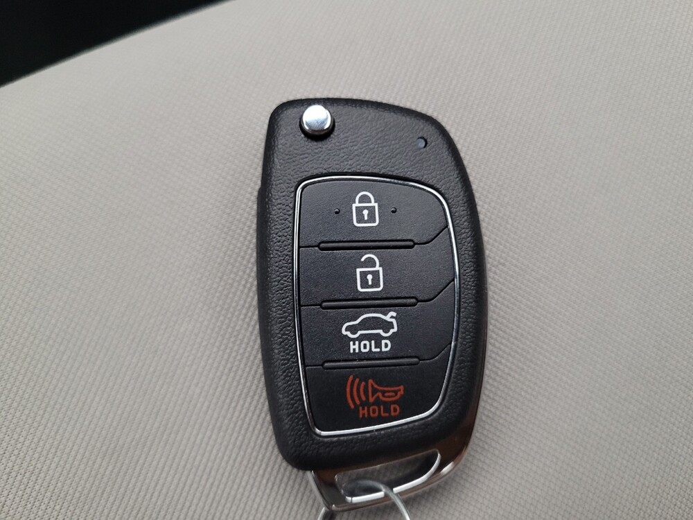 2019 Hyundai Sonata in Clearwater, FL 33764 - 18077129 32