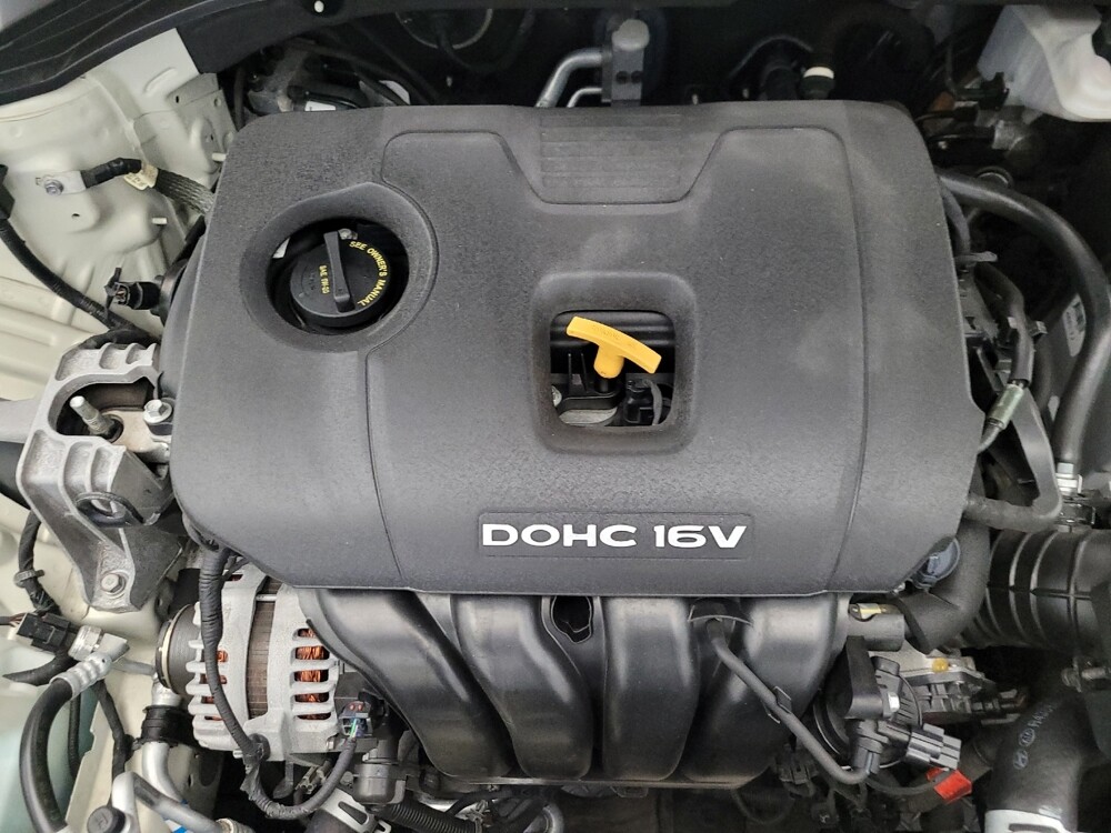 2017 Hyundai Elantra in Phoenix, AZ 85015 - 18077148 30