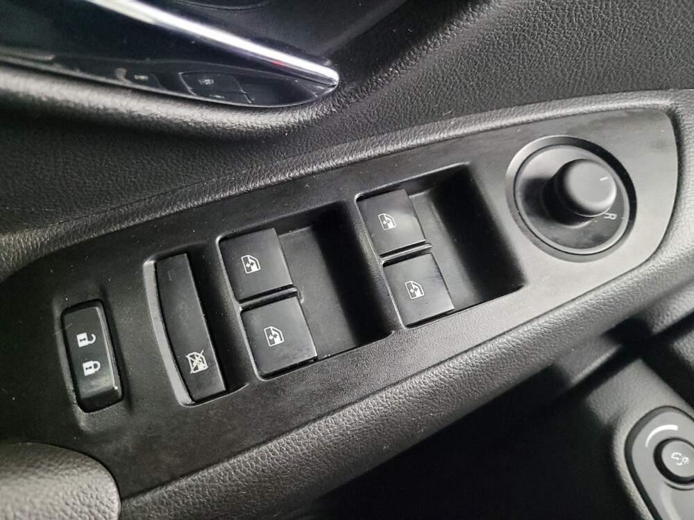 2020 Chevrolet Trax in Memphis, TN 38115 - 18077219 27