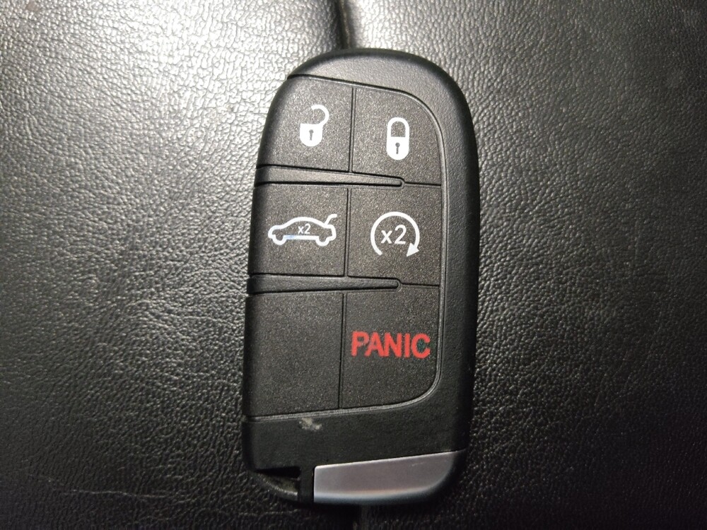 2020 Jeep Cherokee in Houston, TX 77060 - 18077232 32