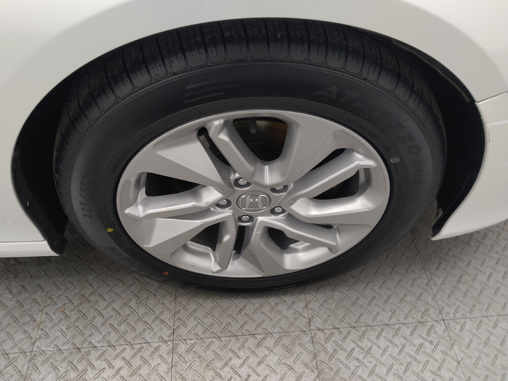 2018 Honda Accord in Gladstone, MO 64118 - 18077257 31