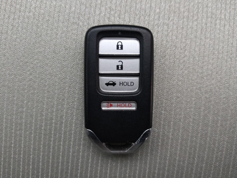 2018 Honda Accord in Gladstone, MO 64118 - 18077257 32