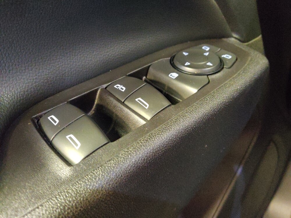 2018 Chevrolet Equinox in Glendale, AZ 85301 - 18077285 27