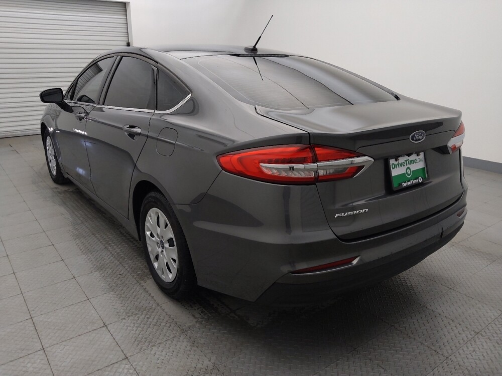 2019 Ford Fusion in Houston, TX 77060 - 18077343 5