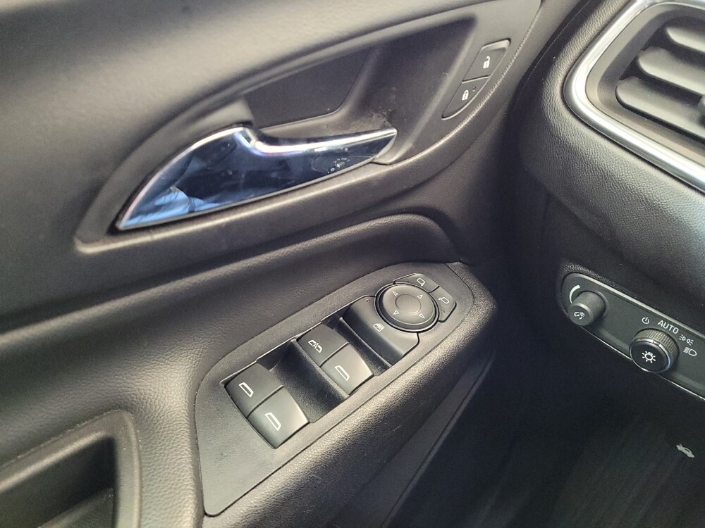 2019 Chevrolet Equinox in Fairfield, OH 45014 - 18077347 27