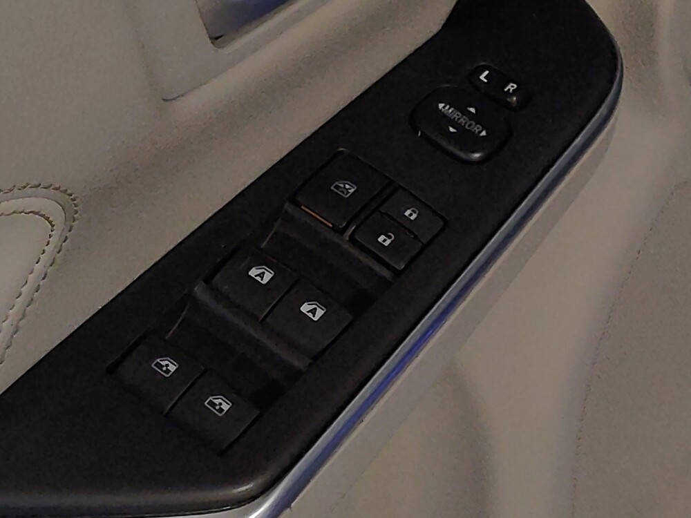 2015 Toyota Camry in Savannah, GA 31419 - 18077363 27