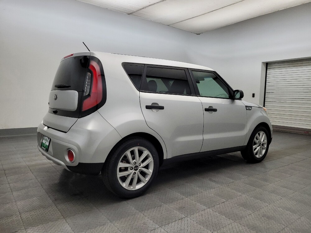 2019 Kia Soul in Glendale, AZ 85301 - 18077371 10