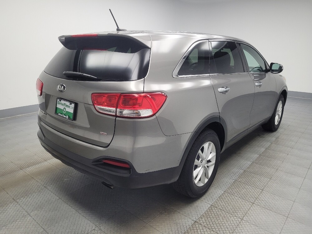 2017 Kia Sorento in Highland, IN 46322 - 18077393 9