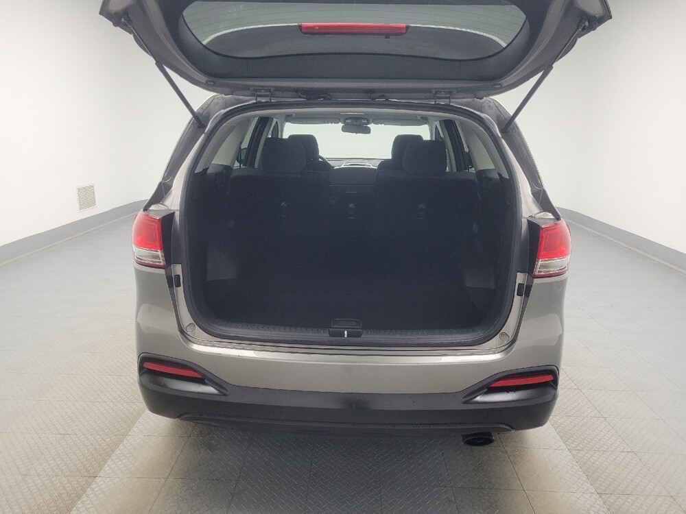 2017 Kia Sorento in Highland, IN 46322 - 18077393 29