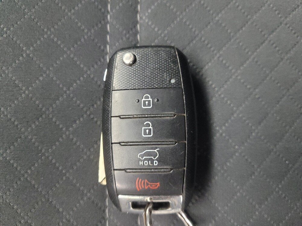 2017 Kia Sorento in Highland, IN 46322 - 18077393 32