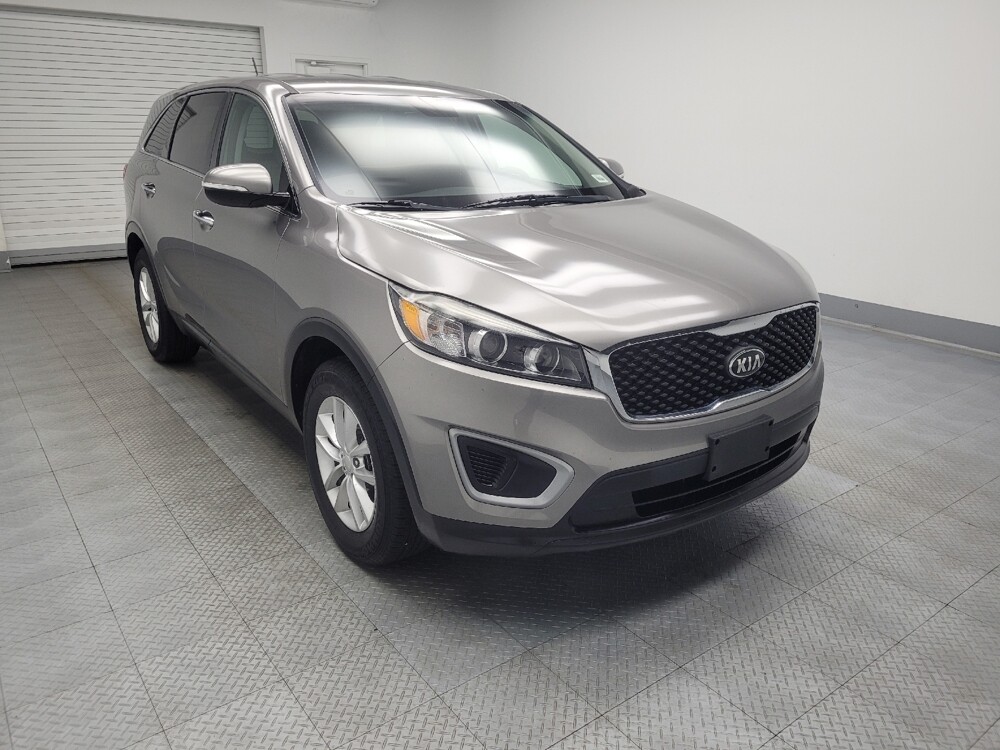 2017 Kia Sorento in Highland, IN 46322 - 18077393 13