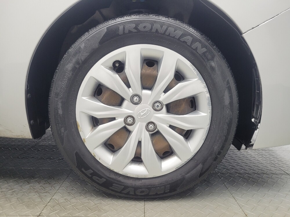 2018 Hyundai Accent in Highland, IN 46322 - 18077396 31