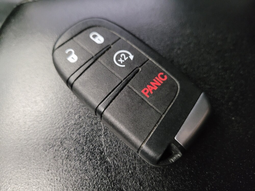 2015 Jeep Grand Cherokee in Chandler, AZ 85225 - 18077410 32