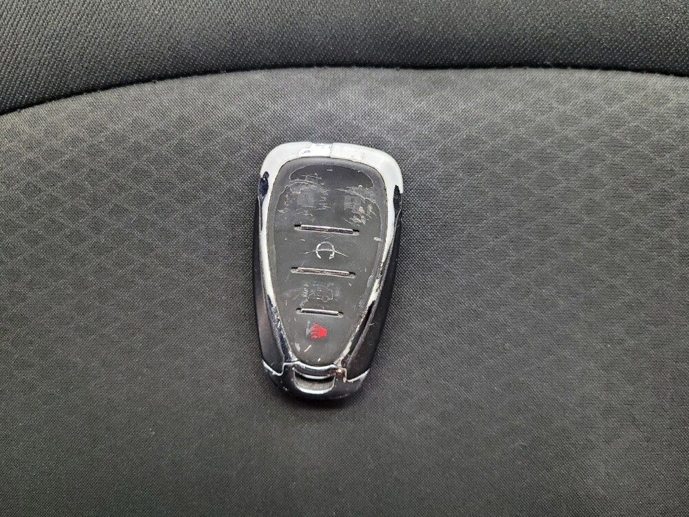 2017 Chevrolet Malibu in Las Vegas, NV 89104 - 18077415 32